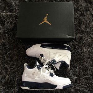 NIKE AIR JORDAN 4 RETRO BG’s